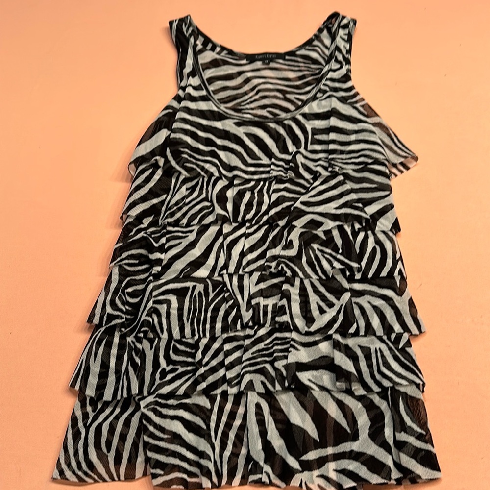 New Karen Kane Ruffled Top. Size M